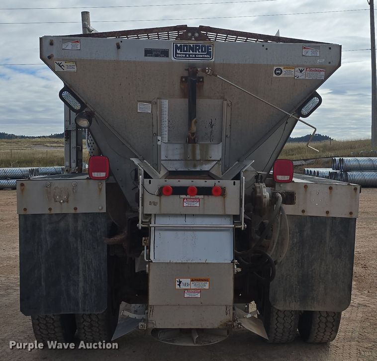 image for item OH9766 2001 International  4800 dump truck