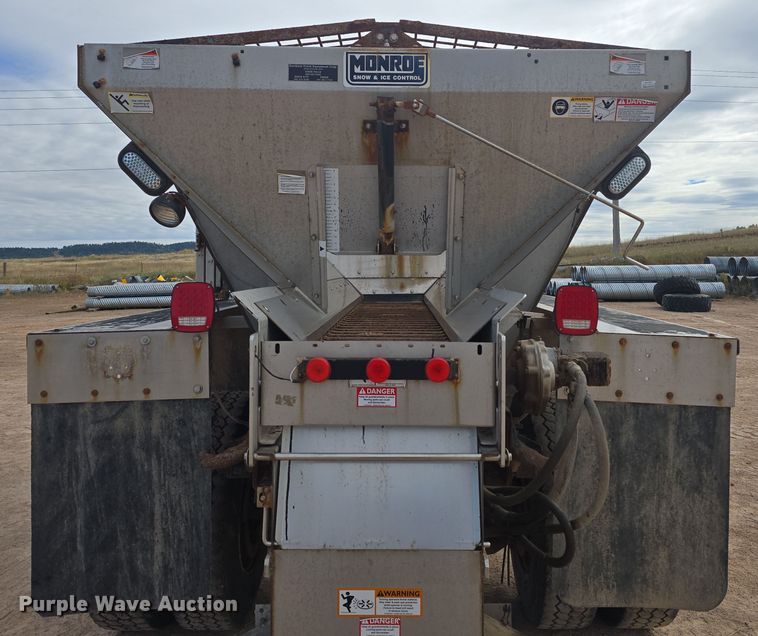 image for item OH9766 2001 International  4800 dump truck