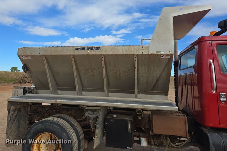 image for item OH9766 2001 International  4800 dump truck