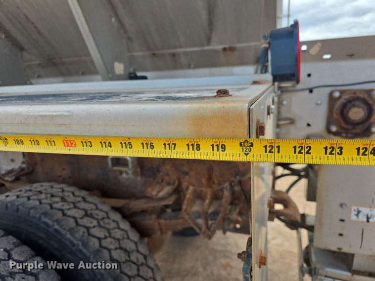 image for item OH9766 2001 International  4800 dump truck