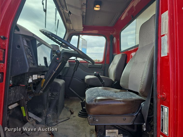 image for item OH9766 2001 International  4800 dump truck