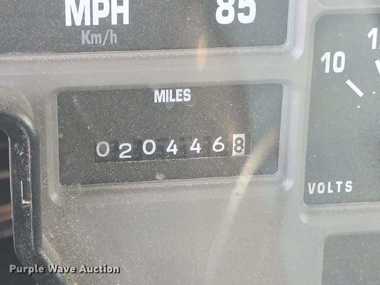 image for item OH9766 2001 International  4800 dump truck