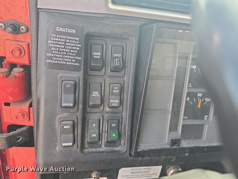 image for item OH9766 2001 International  4800 dump truck