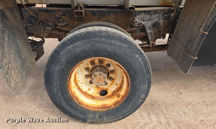 image for item OH9766 2001 International  4800 dump truck