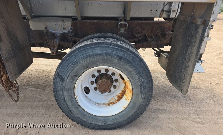 image for item OH9766 2001 International  4800 dump truck