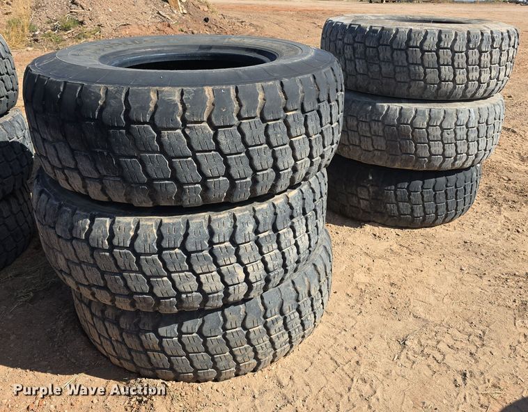 image for item OH9775 (23) 17.5R25 Michelin tires