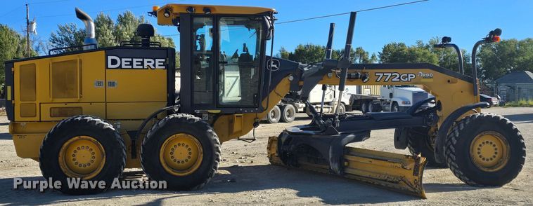 image for item OH9781 2013 John Deere 772GP motor grader
