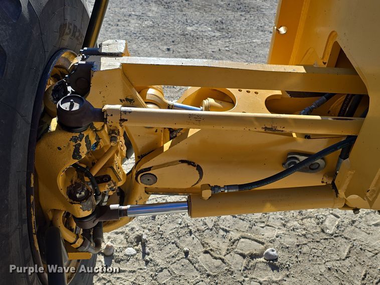 image for item OH9781 2013 John Deere 772GP motor grader