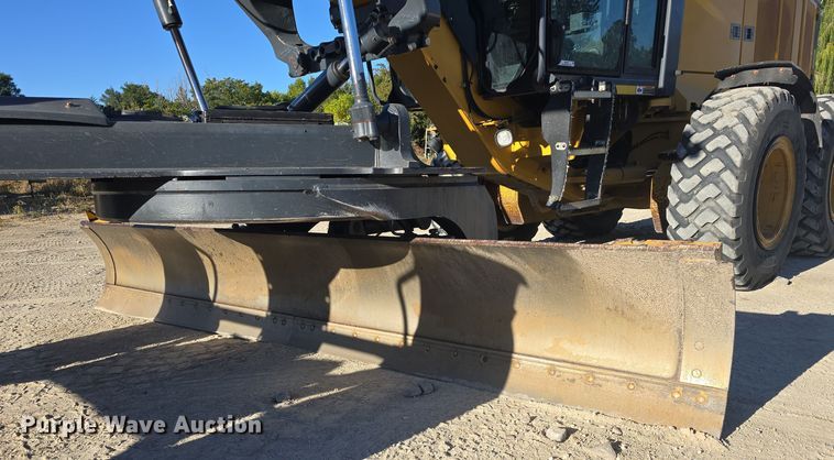 image for item OH9781 2013 John Deere 772GP motor grader