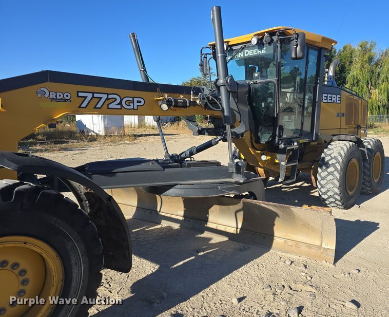 image for item OH9781 2013 John Deere 772GP motor grader
