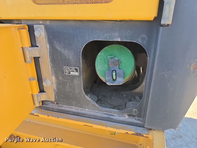 image for item OH9781 2013 John Deere 772GP motor grader