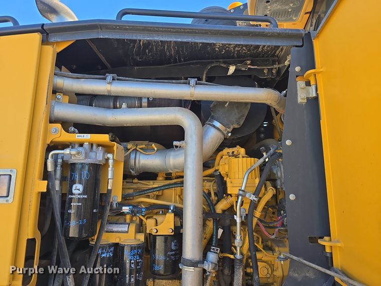 image for item OH9781 2013 John Deere 772GP motor grader