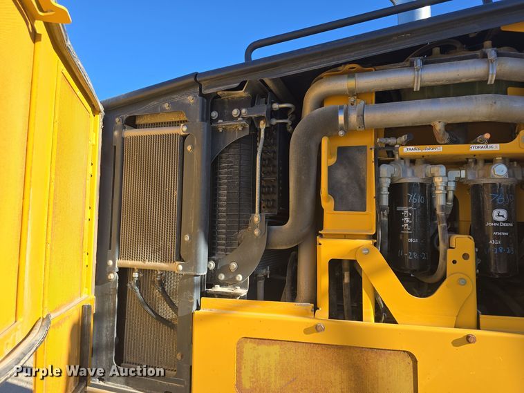 image for item OH9781 2013 John Deere 772GP motor grader