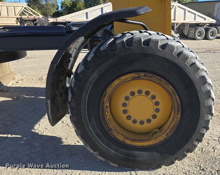 image for item OH9781 2013 John Deere 772GP motor grader