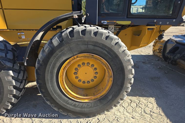 image for item OH9781 2013 John Deere 772GP motor grader