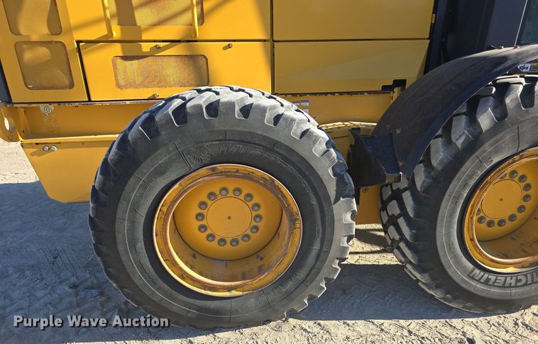 image for item OH9781 2013 John Deere 772GP motor grader