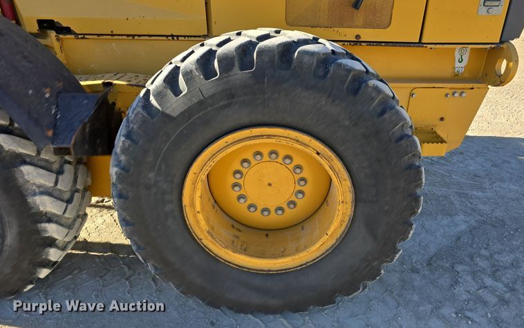 image for item OH9781 2013 John Deere 772GP motor grader