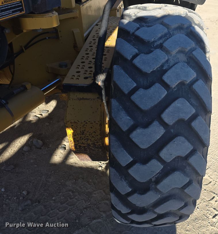 image for item OH9781 2013 John Deere 772GP motor grader