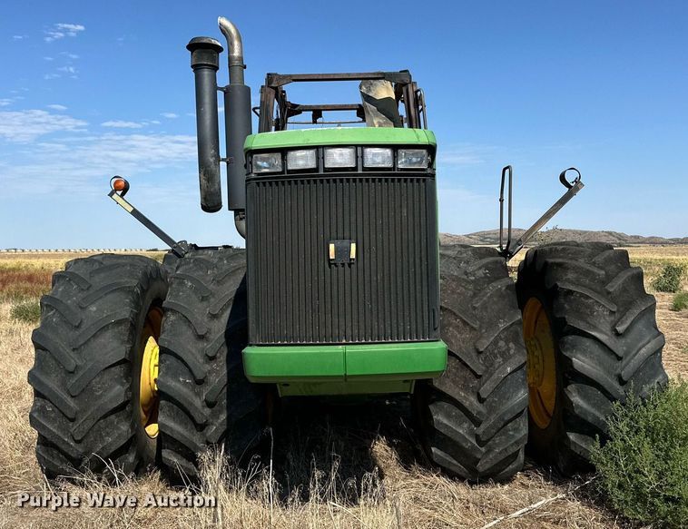 image for item DD3217 1999 John Deere 9300 4WD tractor
