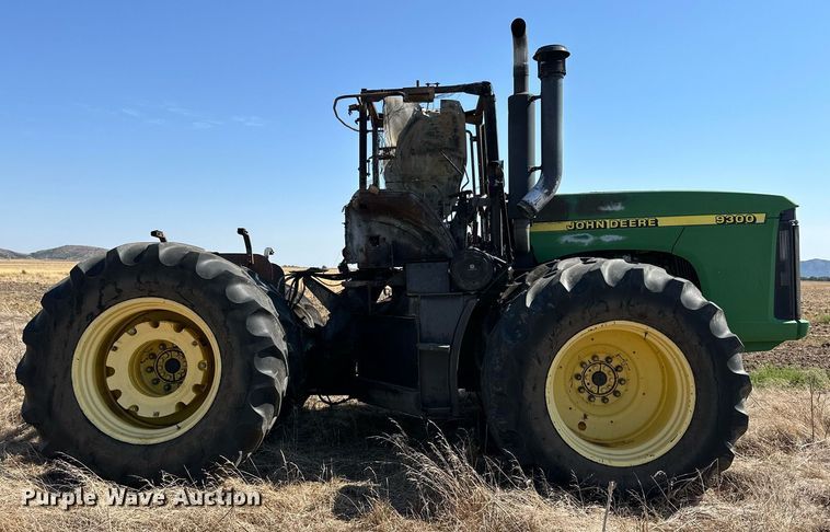 image for item DD3217 1999 John Deere 9300 4WD tractor