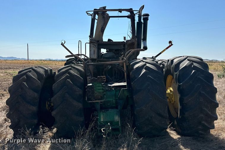 image for item DD3217 1999 John Deere 9300 4WD tractor