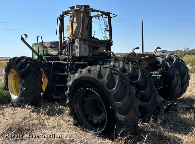 image for item DD3217 1999 John Deere 9300 4WD tractor