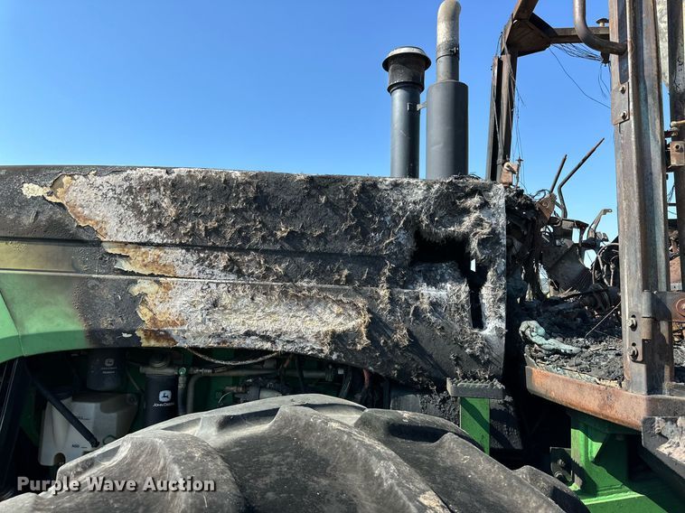 image for item DD3217 1999 John Deere 9300 4WD tractor