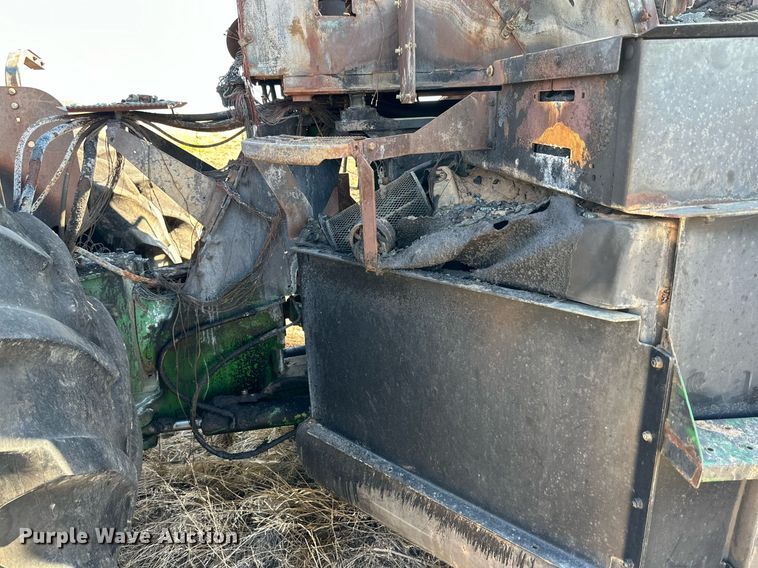 image for item DD3217 1999 John Deere 9300 4WD tractor