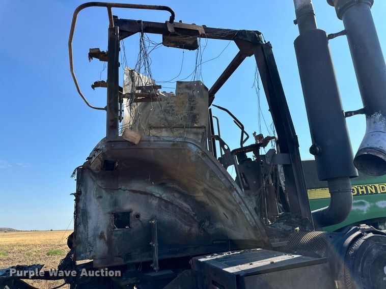 image for item DD3217 1999 John Deere 9300 4WD tractor