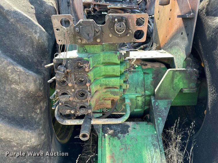 image for item DD3217 1999 John Deere 9300 4WD tractor