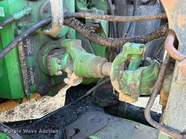 image for item DD3217 1999 John Deere 9300 4WD tractor