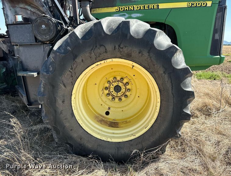 image for item DD3217 1999 John Deere 9300 4WD tractor