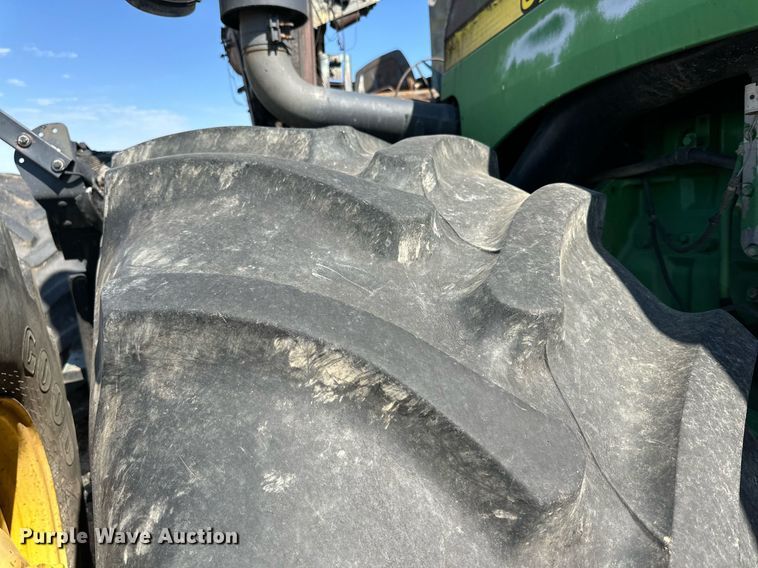 image for item DD3217 1999 John Deere 9300 4WD tractor