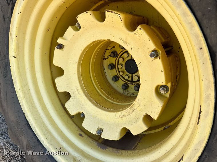 image for item DD3217 1999 John Deere 9300 4WD tractor