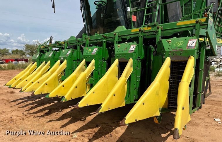 image for item DD3235 2006 John Deere 9996 cotton picker