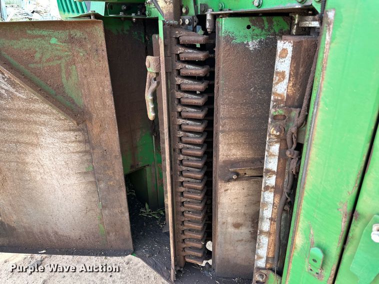 image for item DD3235 2006 John Deere 9996 cotton picker