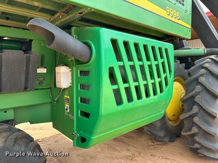 image for item DD3235 2006 John Deere 9996 cotton picker