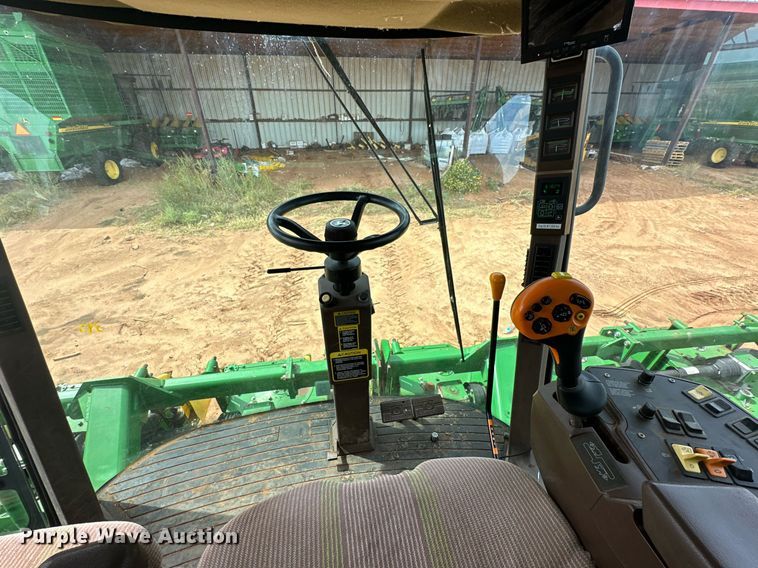 image for item DD3235 2006 John Deere 9996 cotton picker