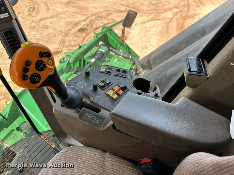 image for item DD3235 2006 John Deere 9996 cotton picker