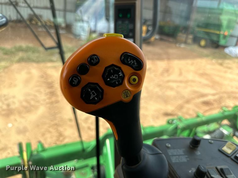 image for item DD3235 2006 John Deere 9996 cotton picker