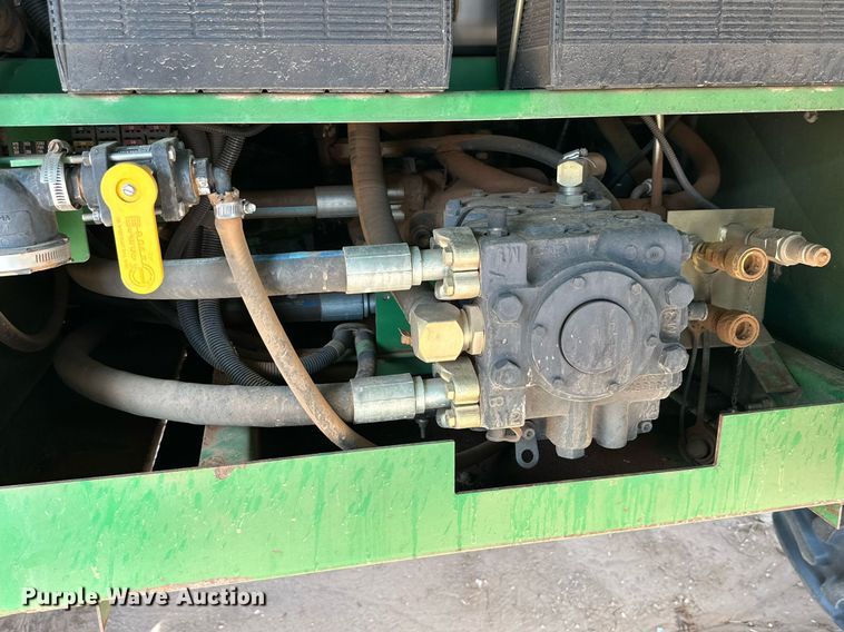 image for item DD3235 2006 John Deere 9996 cotton picker