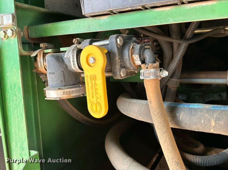 image for item DD3235 2006 John Deere 9996 cotton picker