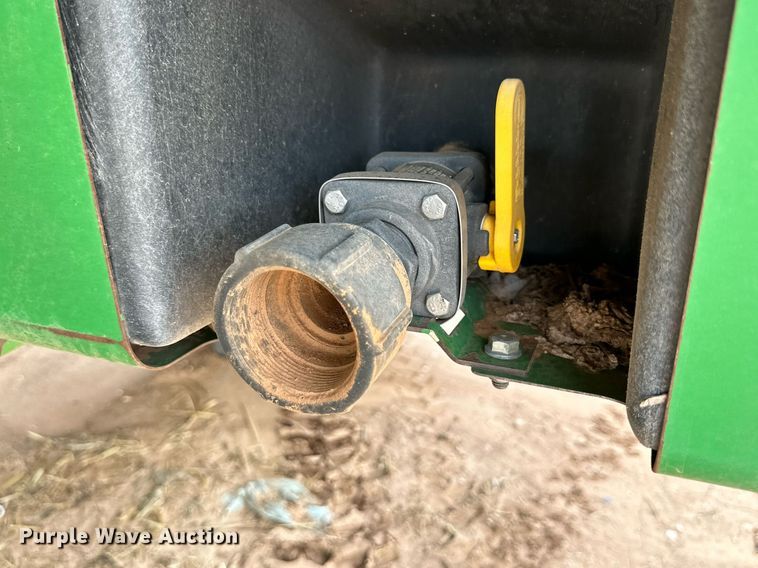 image for item DD3235 2006 John Deere 9996 cotton picker