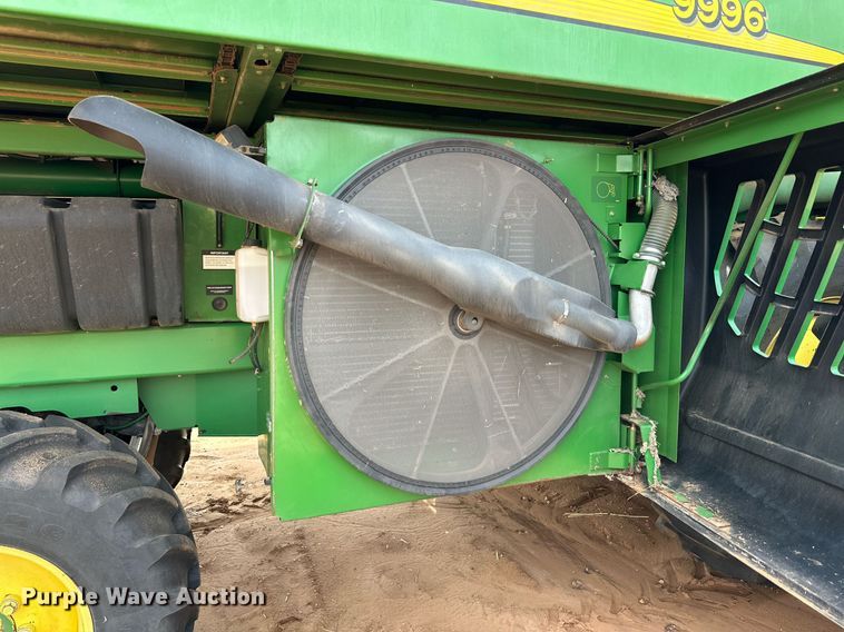 image for item DD3235 2006 John Deere 9996 cotton picker