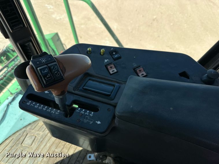 image for item DD3269 1997 John Deere 4890 swather / windrower