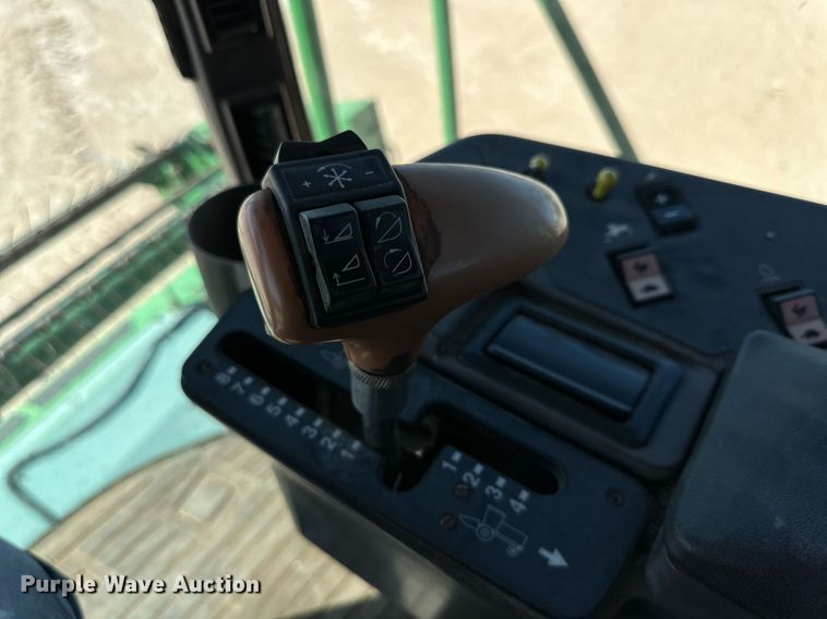 image for item DD3269 1997 John Deere 4890 swather / windrower