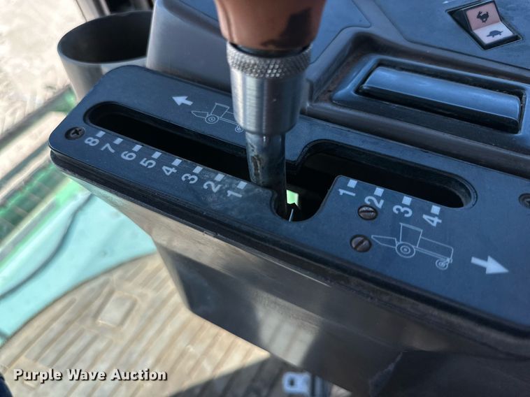 image for item DD3269 1997 John Deere 4890 swather / windrower