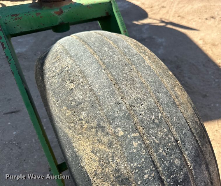 image for item DD3269 1997 John Deere 4890 swather / windrower