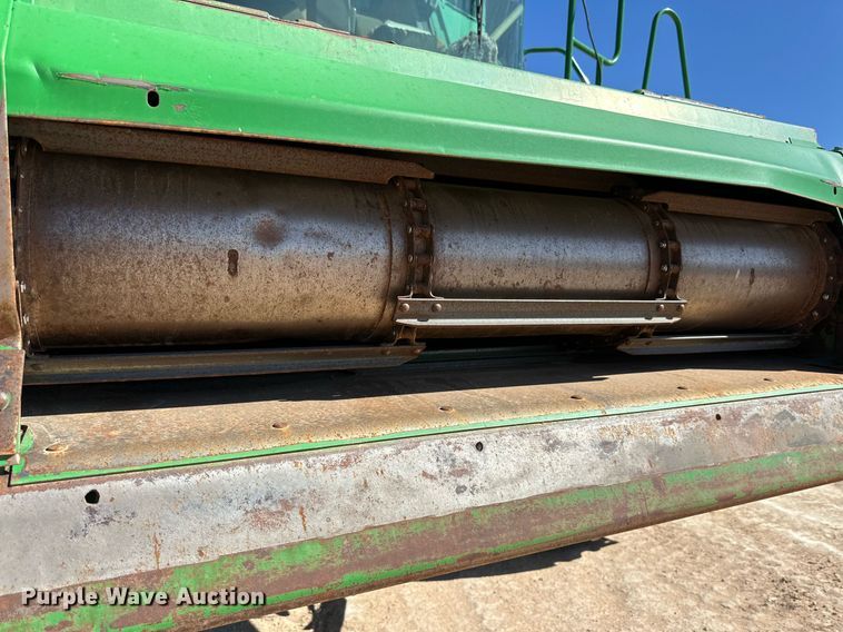 image for item DD3270 1998 John Deere 9610 combine