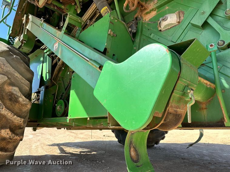 image for item DD3270 1998 John Deere 9610 combine